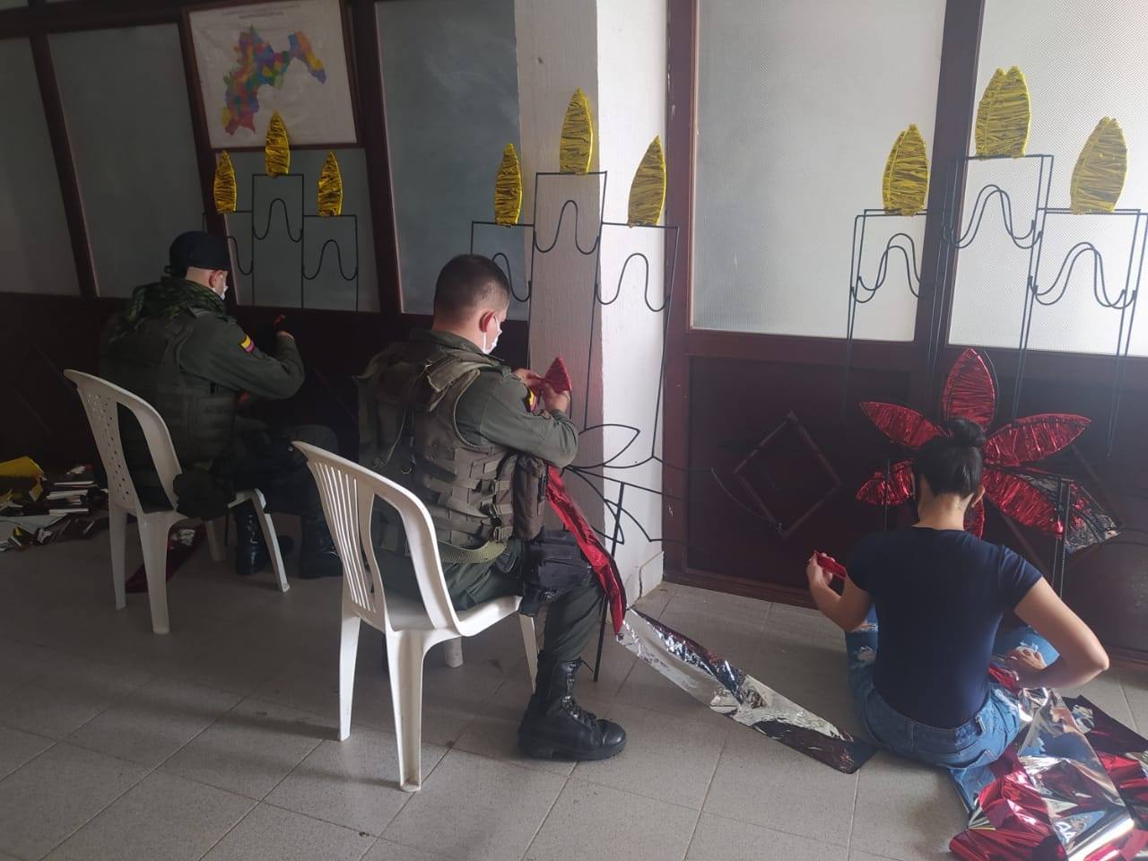 uniformado_de_la_policia_brinda_primeros_auxilios_a_una_persona_en_el_corregimiento_de_campo_dos_3.jpg