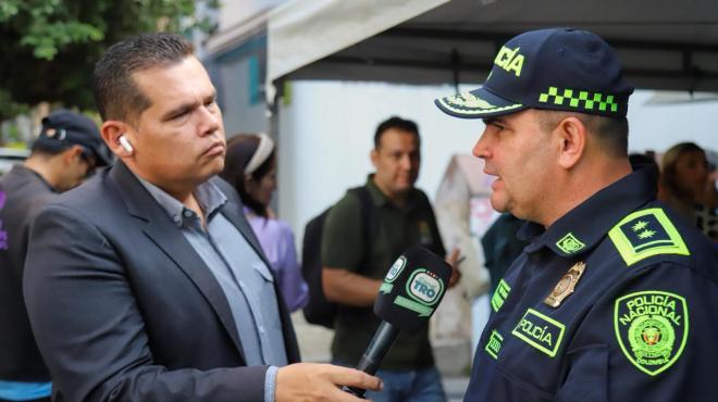 Comandante de la Policía Metropolitana de Bucaramanga en entrevista en puesto de votación