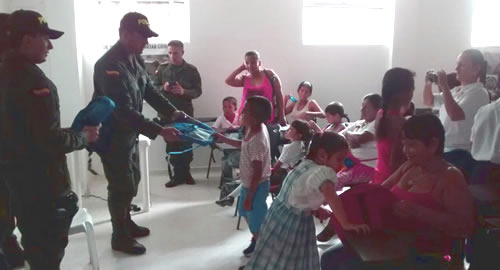 lapolicia_acompana_estudiantes_en_cauca