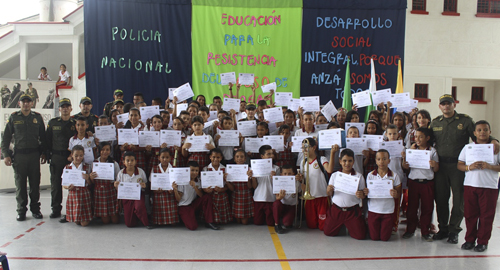 171115-dare-antioquia-comunitaria-ninos-ninas-capacitacion