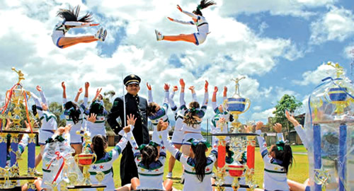 animadoras-corazon-verde-policia