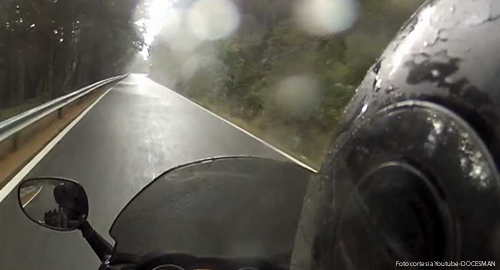 moto-lluvia-seguridad-policia-colombia