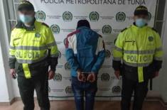 Policía captura a un ciudadano por el delito de acceso carnal abusivo con menor de 14 años Capturado.