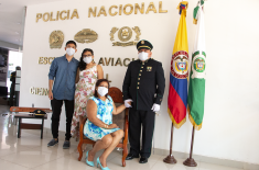 El logro del último peldaño institucional familia_comisario