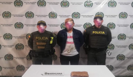 Capturan ciudadano con 85 dosis de estupefacientes Policía metropolitana garantiza la seguridad ciudadana.
