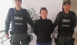 Capturamos femenina por el delito de extorsión. Capturamos femenina por el delito de extorsión.