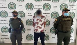Al notar la presencia policial intentó deshacerse del arma arrojándola al río Alias “ron” nuevamente capturado, esta vez con un arma de fuego ilegal