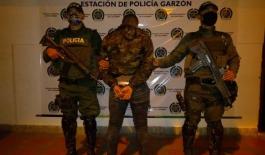 el sujeto ademas golpeó un uniformado capturado_por_violar_medida_sanitaria
