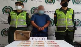 al momento de su captura se le incautó el dinero y arma blanca Capturado había hurtado dos casa de apuestas