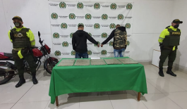 Tras una intensa persecución capturamos a dos hombres con 2.500 gramos de marihuana Logramos en las últimas horas la capturada de dos personas por el delito de tráfico, fabricación y porte de estupefacientes.