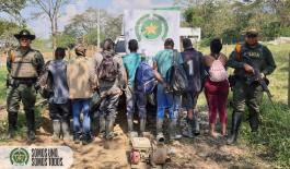 Intervención contra la minería ilegal en el municipio de Girardota Momento de la captura de 7 personas por minería ilegal