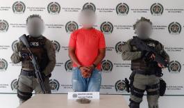 Ofensiva contra el porte y tráfico de estupefacientes deja una persona capturada en la isla Ciudadano capturado en flagrancia por el delito de trafico de estupefaciente