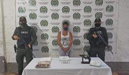 Caen dos mujeres encargadas de las extorsiones del grupo armado organizado ´Caparros´ en el Bajo Cauca Antioqueño ´Yuliet o Chupa dedo´ quien llevaba la contabilidad del cobro de las extorsiones