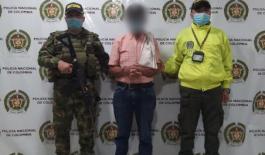 En el Meta trabajamos para contrarrestar los delitos de mayor impacto una persona capturada-policías custodiando