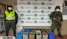 En acciones contra la minería ilegal incautamos 783 galones de combustibles en el Chocó En-acciones-contra-la-minería-ilegal-incautamos-783-galones-de-combustibles-en-el-Chocó