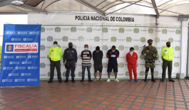 Ejecutamos la operación denominada los Lobos realizada en la capital risaraldense 4 personas capturadas -policías custodiando