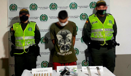 En-flagrancia-capturamos-un-hombre-con-un-arma-de-fuego-proveedores-y-munición-para-la-misma En-el-barrio-Balsillas-del-municipio-de-La-Virginia-fue-ejecutada-la-actividad-operacional