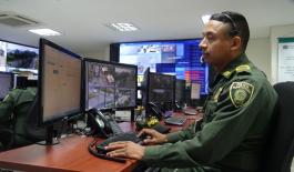 La-policía-metropolitana-de-Pereira-brinda-su-amor-y-entrega-en-pro-de-los-ciudadanos El-señor-patrullero-Diego-Fernando-Restrepo-Aguirre-no-dudo-en-ningún-momento-en-ayudar-a-dar-una-nueva-vida