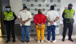 Se-entregaron-a-la-Policía-Nacional-tres-personas-apodadas-como-aleida-bresman-y-el-calvo Capturados