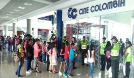 Gestión de la Policía en asocio con cinecolombia 60 niños van a cine por primera vez