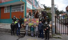 Verificando_medidas_de_bioseguridad_y_entrega_de_útiles_escolares