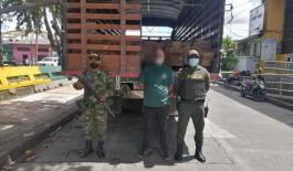 Un capturado y 230 bloques de madera incautada Un capturado y 230 bloques de madera incautada