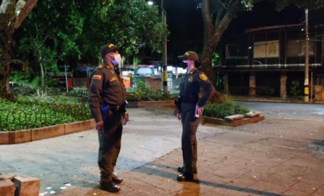 Resultados del toque de queda continuo en el Valle de Aburrá Resultados del toque de queda continuo en el Valle de Aburrá
